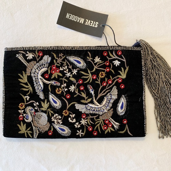Steve Madden Handbags - Steve Madden black velvet embroidered evening bag